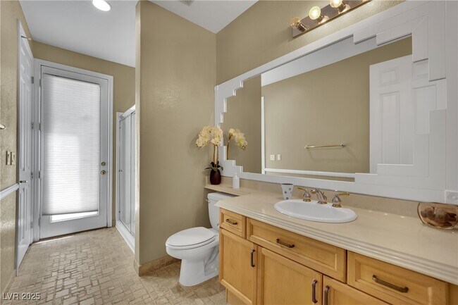 Building Photo - 1004 Golden Age Ct
