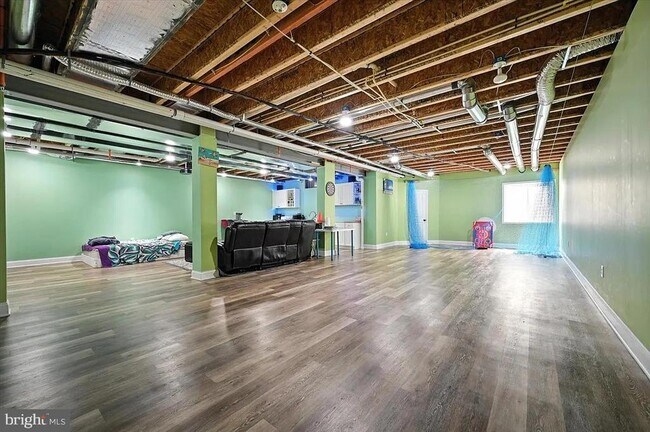 Building Photo - 3023 Rainer Rd