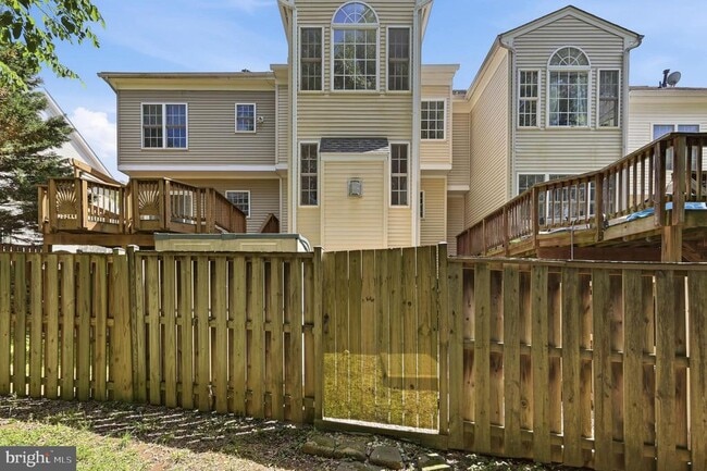 Building Photo - 8972 Benchmark Ln