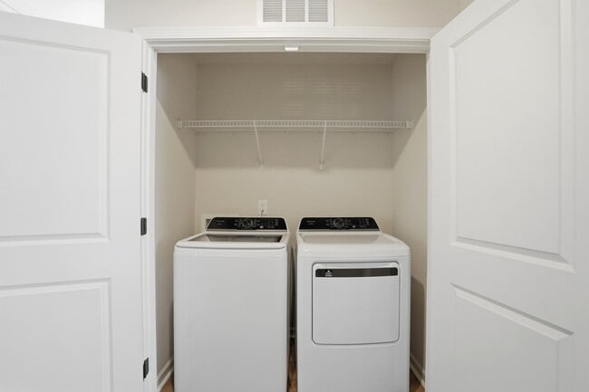 Building Photo - Brand New 4BR Home in The Pines at Paw Creek – Modern Design