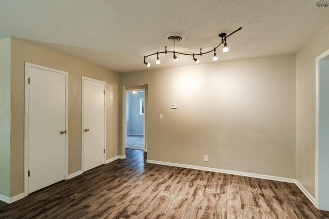 Building Photo - 5114 Fairway Blvd