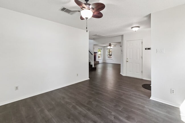 Building Photo - 1305 Cedar Brook Dr