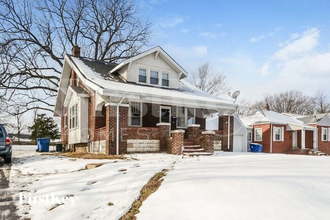 Building Photo - 1455 S New Florissant Rd