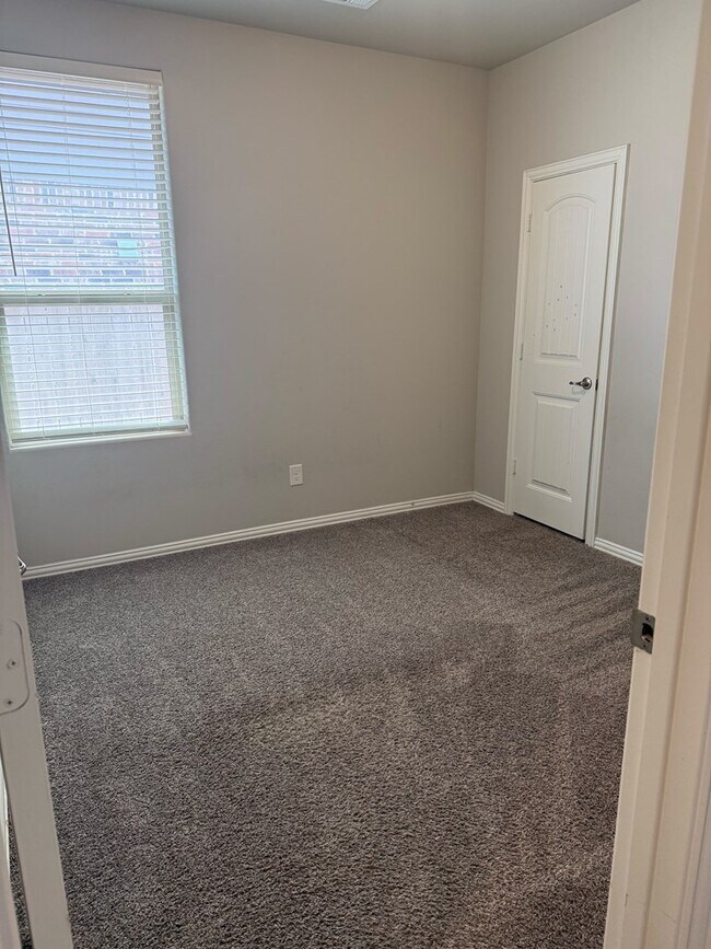 Building Photo - 6911 Brisco Rd