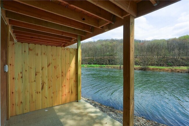 Building Photo - 153 Kathleen Dr
