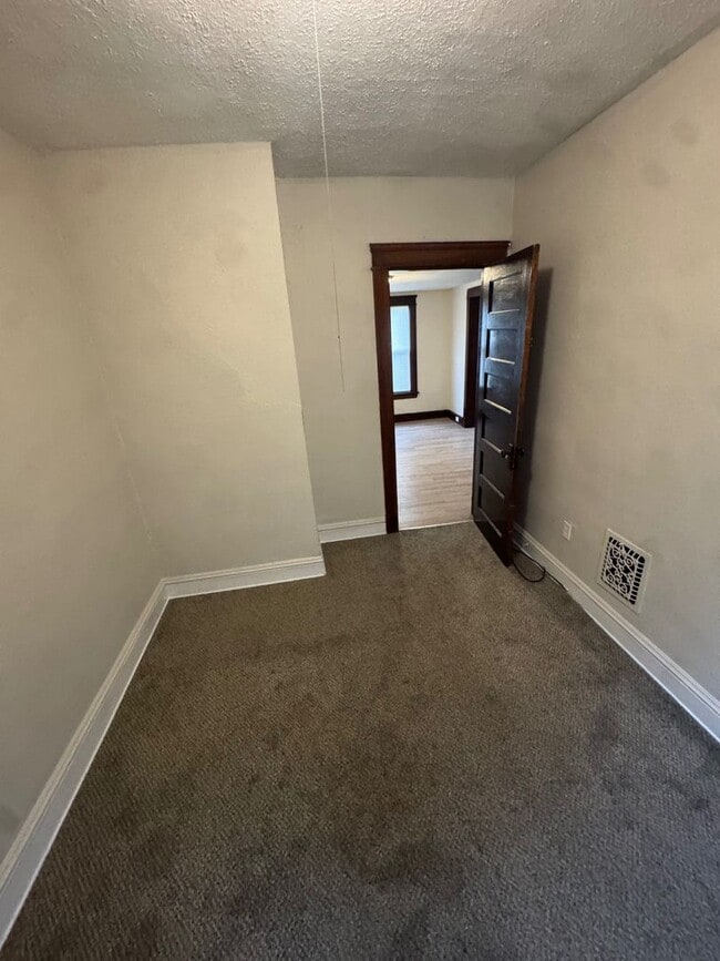 Building Photo - 3245 W 99th St