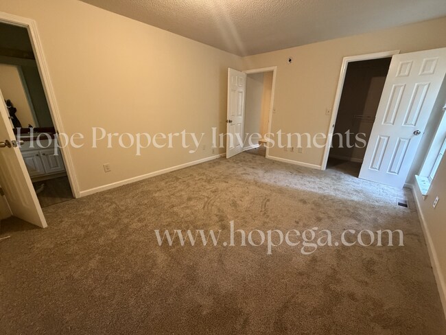 Building Photo - 91 Bailey Dr