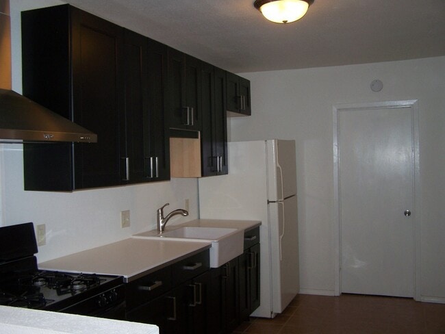 Building Photo - Cute 2 Bd / 1 Ba Home - A must see!
