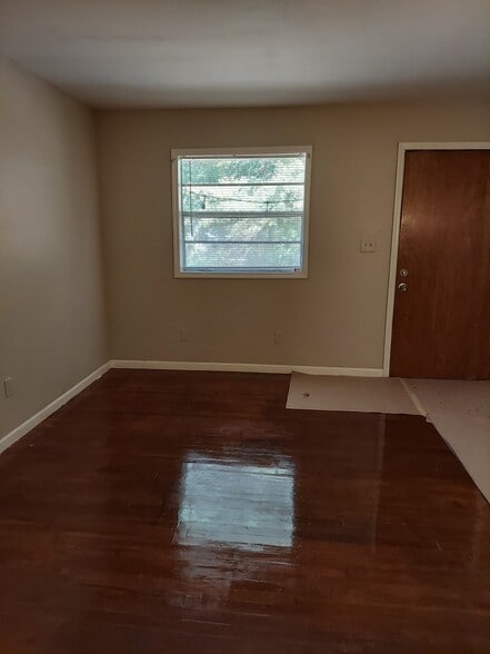 Building Photo - 245 Stafford St NW