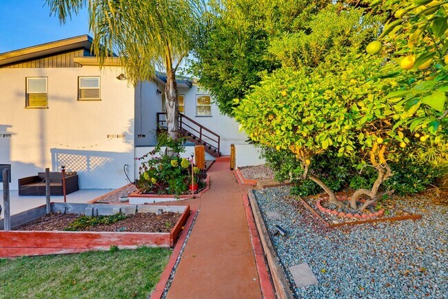 Building Photo - 3 Bedroom Home with Ocean Views in Point Loma