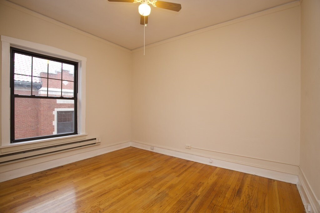 Building Photo - 1305 Oak Ave