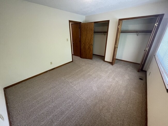 Building Photo - 5851 Shady Grove Cir