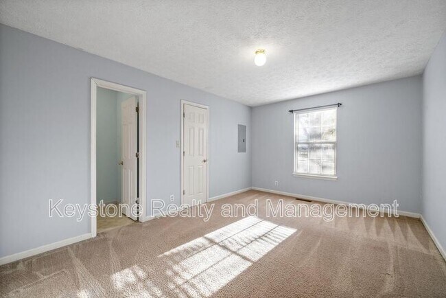 Building Photo - 609 Artic Ave