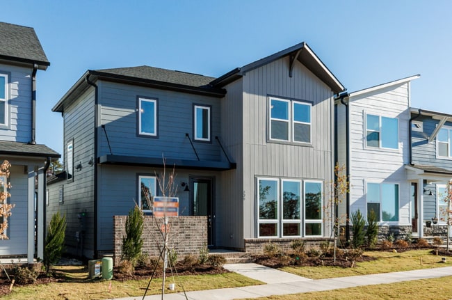 Building Photo - 339 Parkland Dr