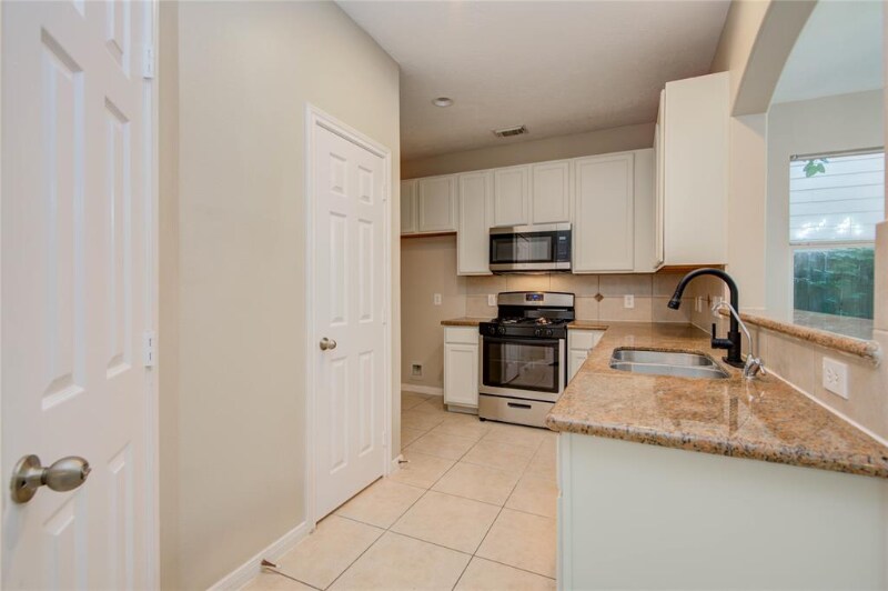 Building Photo - 8902 Edgebrook Dr