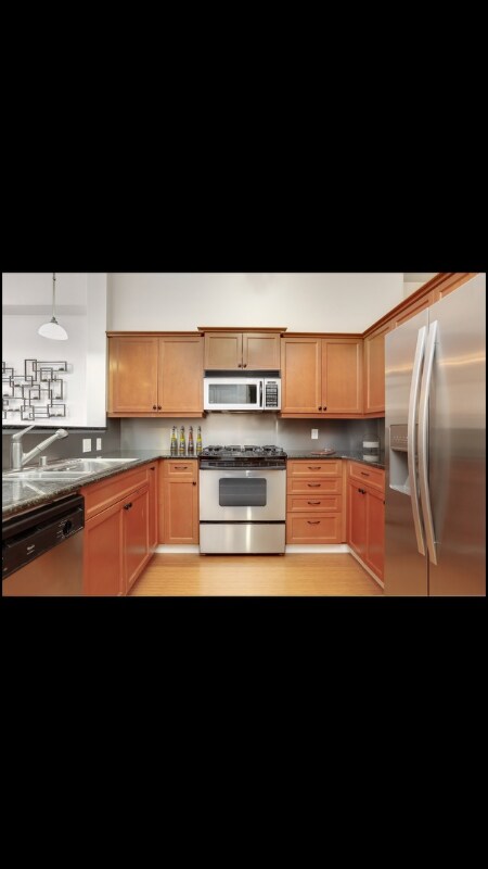 Building Photo - 530 4th Ave W