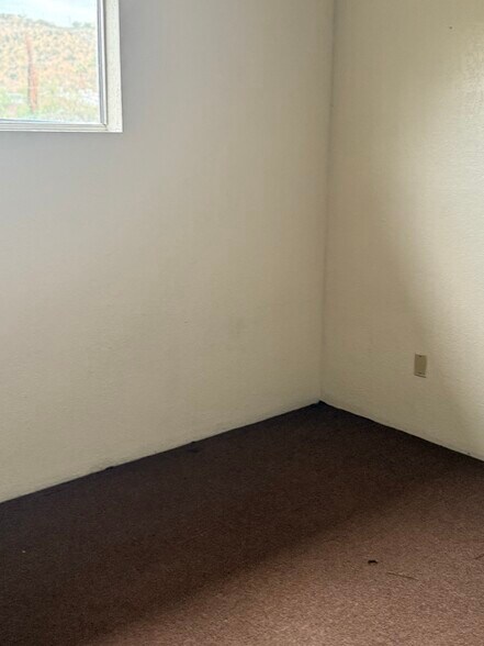 Building Photo - 433 Avenida Garza