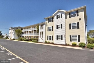 Building Photo - 1306 Caitlins Way