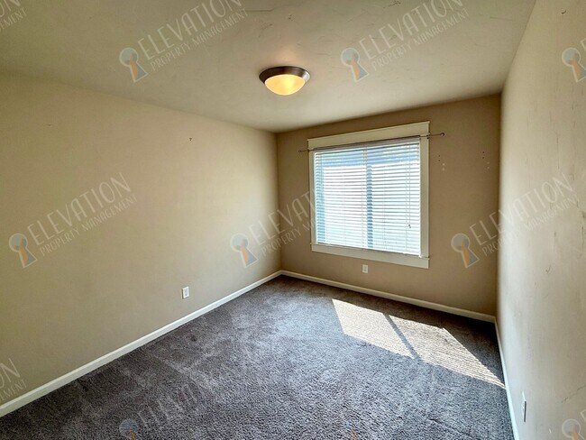 Building Photo - 63151 Black Powder Ln