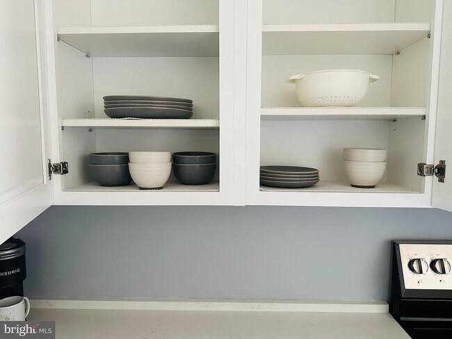 Building Photo - 1334 Montgomery Ave