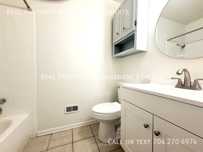 Building Photo - 10109 Windrift Rd