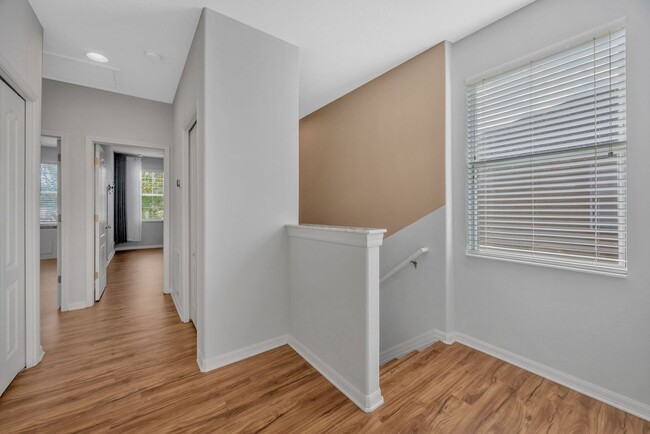 Building Photo - 10414 Tulip Field Way