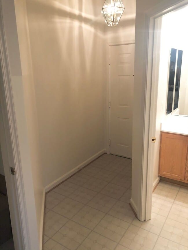 Building Photo - 7505 Calderon Ct