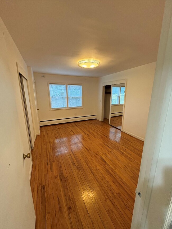 Building Photo - 37 5th Ave