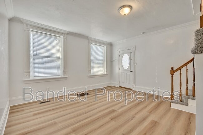 Building Photo - 741 E Center St