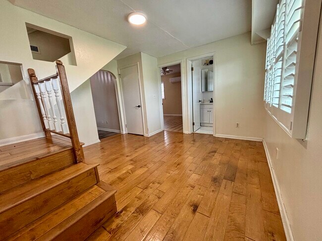 Building Photo - 320 Kenzel Ct