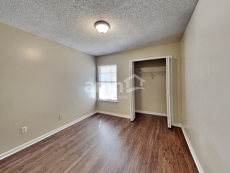 Building Photo - 2377 Companion Cir E