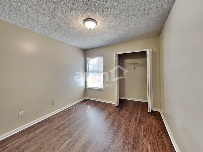 Building Photo - 2377 Companion Cir E