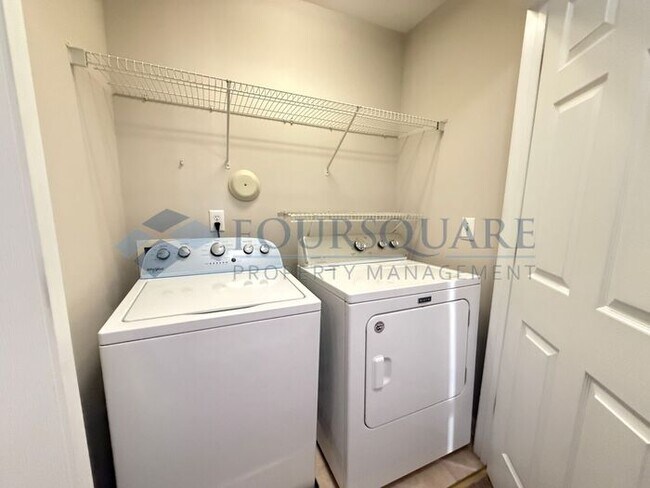 Building Photo - Lovely 3-Bedroom Townhome with Fireplace, Back Patio  & Community Amenities Included! Convenient ...