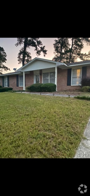 Building Photo - 2318 Burnside Dr