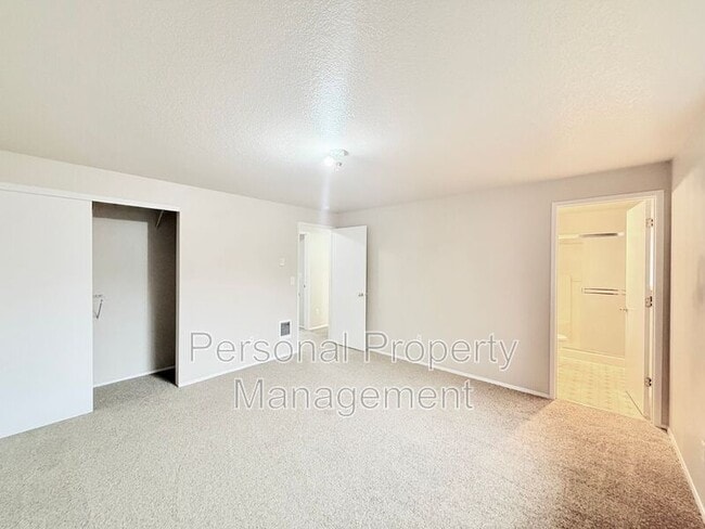 Building Photo - 17022 NE 21st St