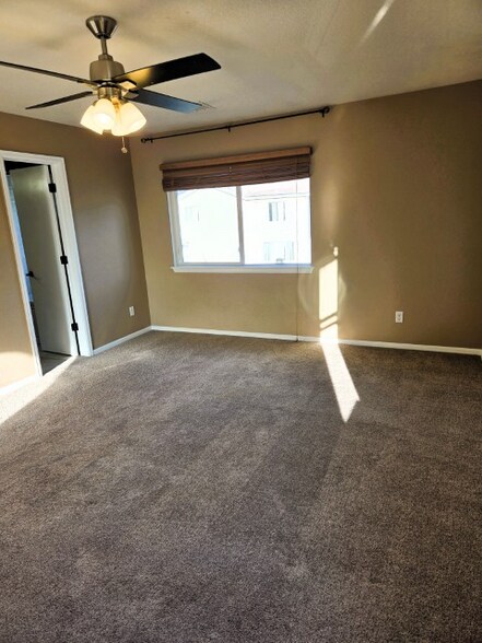 Building Photo - 5263 Bahama St