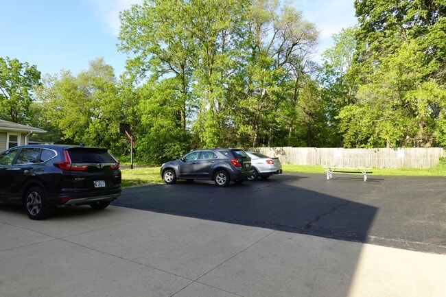 Driveway - 622 N Hagadorn Rd