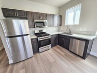 Building Photo - **Nearly new 1-Bedroom Midtown Apartment for Rent**