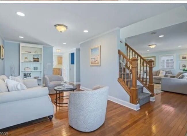 Building Photo - 530 Hort St