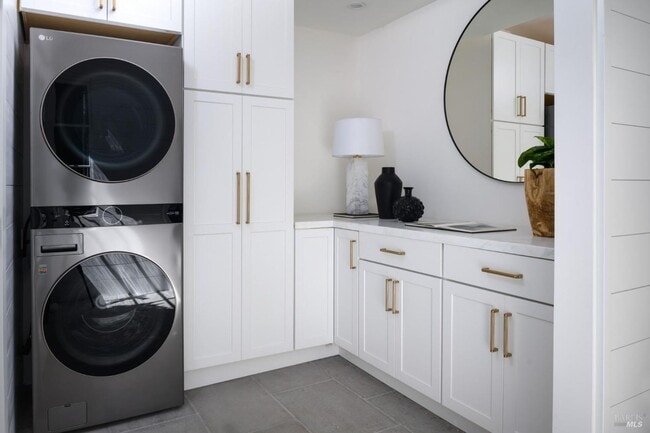 Building Photo - Gorgeous Sausalito Grand Craftsman Home w/...