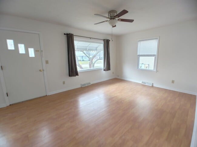 Building Photo - 812 Osage St