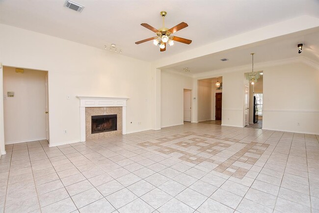 Building Photo - 12335 Shadowvista Dr