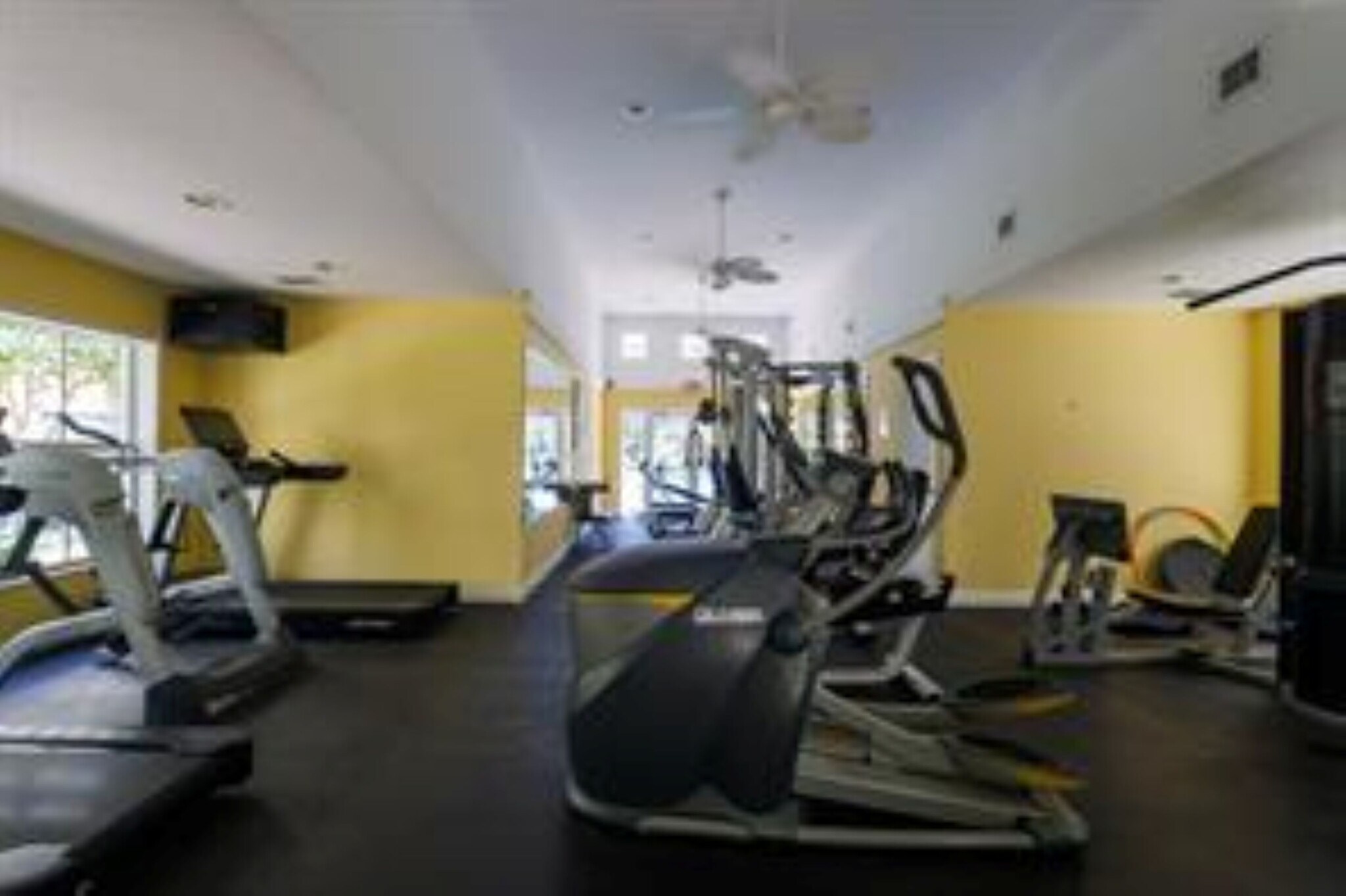 Building Photo - 1515 E Broward Blvd