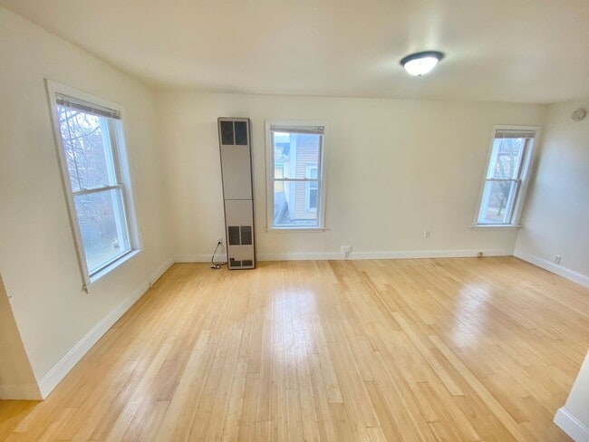 Building Photo - 81-83 Monroe Street