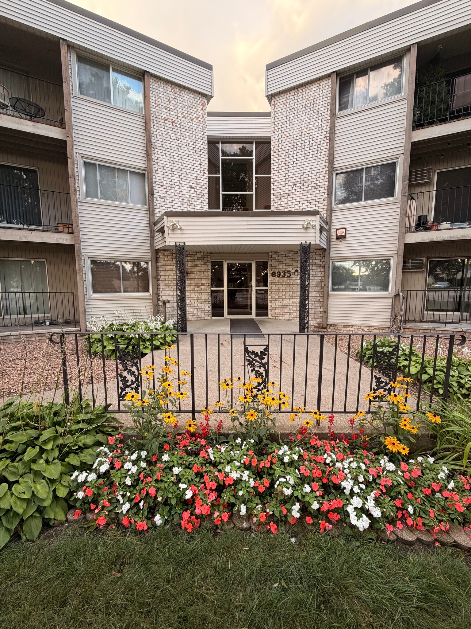 Front Entry - 8935 Old Cedar Ave S
