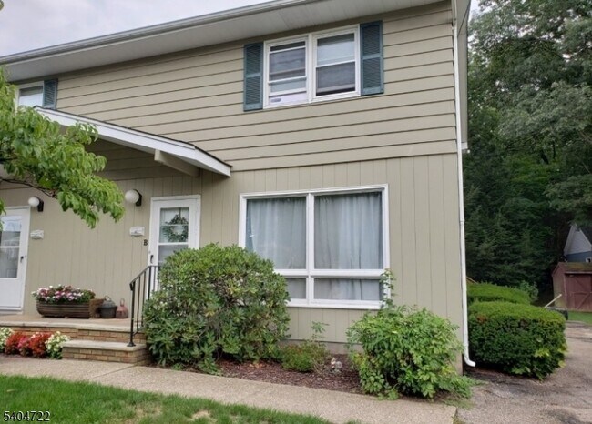 Building Photo - 19 Grove St