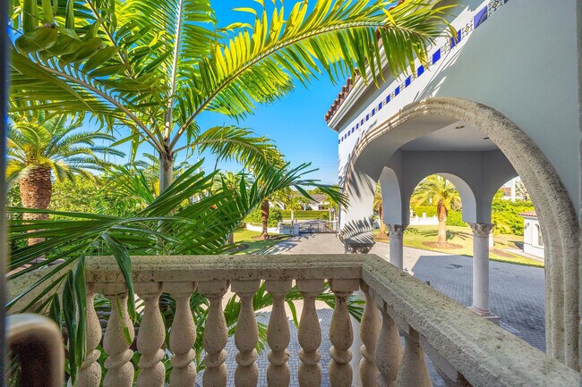 Building Photo - 10270 SW 58th St