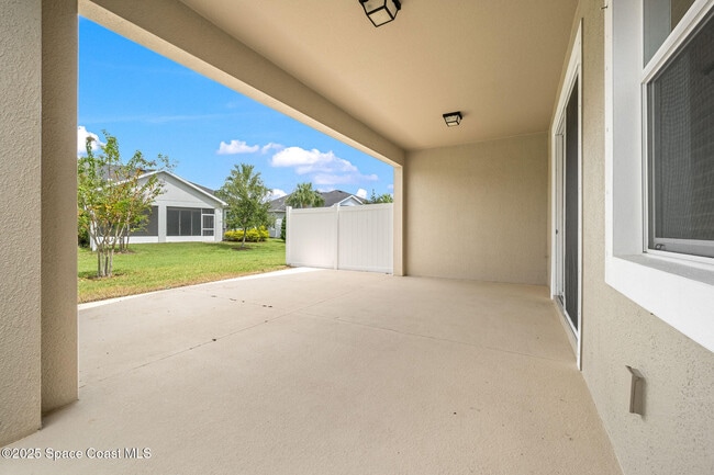 Building Photo - 8233 Loren Cove Dr