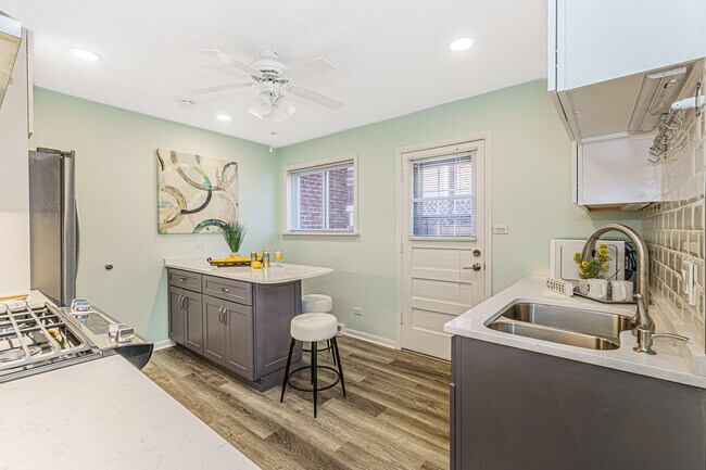 Kitchen - 130 E Northwest Hwy