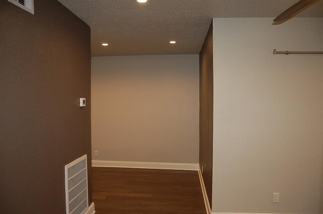 Building Photo - 4630 Woodside St